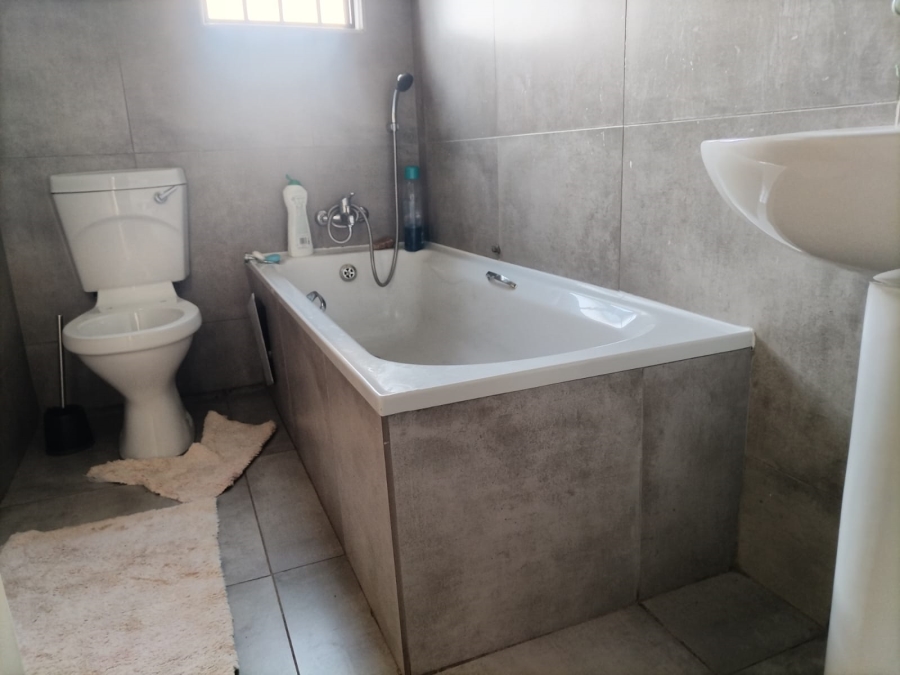 3 Bedroom Property for Sale in Waterval East North West